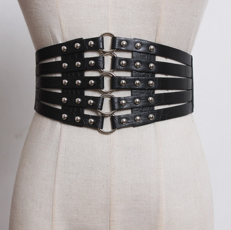 Women's vintage rivet belt