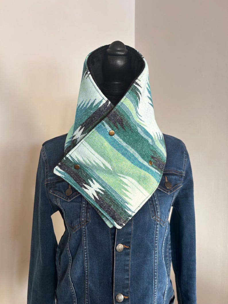 Western Aztec Warm Neck Hood - Multicolor