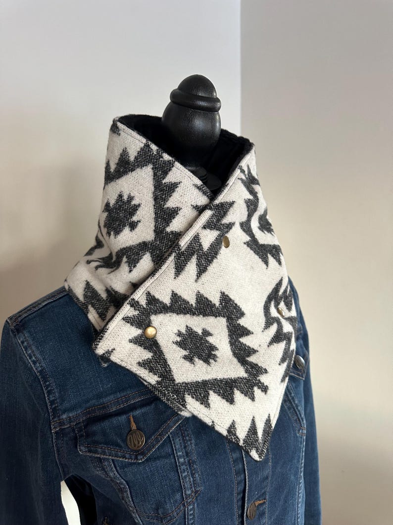 Western White Aztec Warm Neck Hood