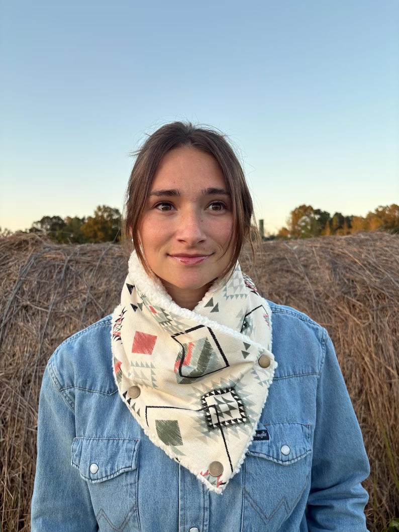 Women's Western Geometrica Sherpa Warm Neck Hood